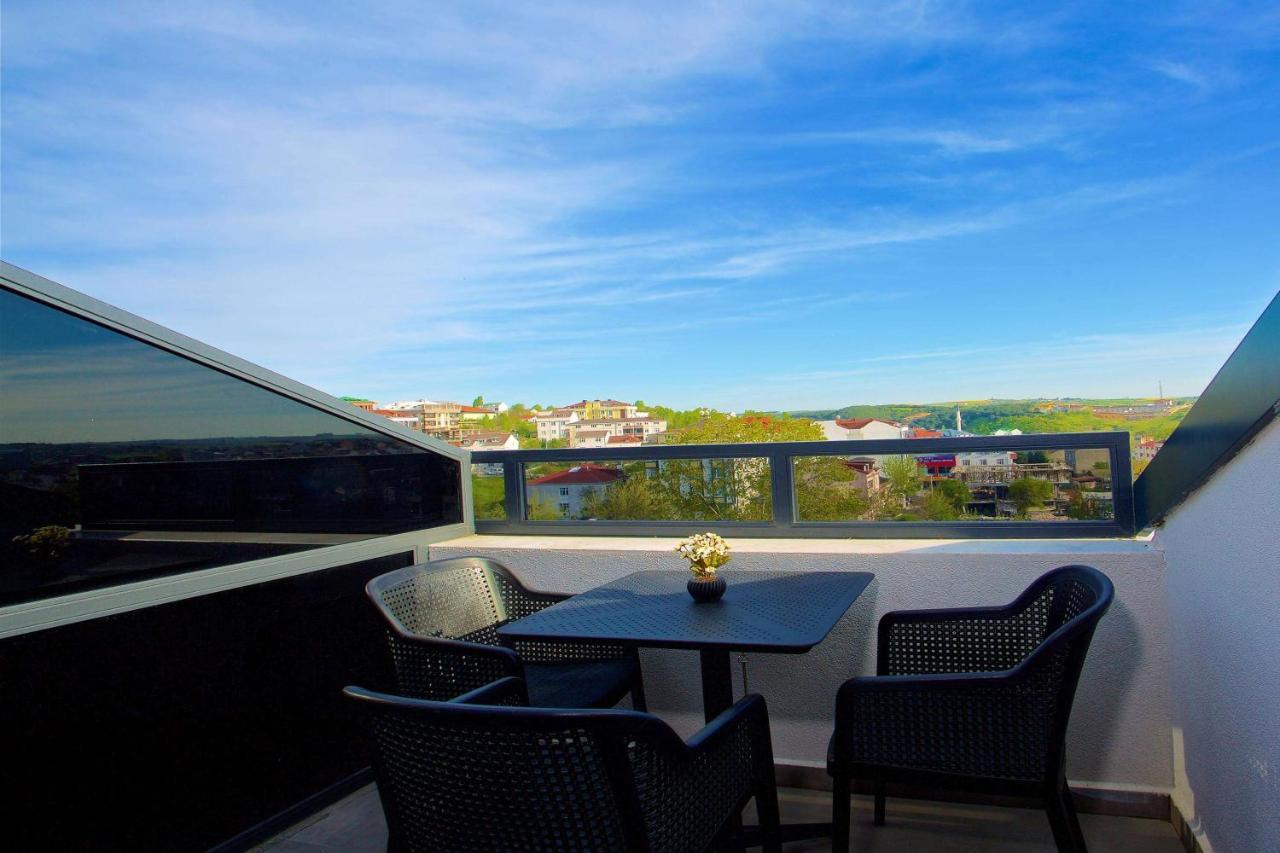 Days Inn By Wyndham Istanbul Arnavutkoy Zewnętrze zdjęcie